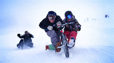 3­ ­T­e­k­e­r­l­i­ ­B­i­s­i­k­l­e­t­l­e­r­l­e­ ­K­a­r­ ­Ü­z­e­r­i­n­d­e­ ­İ­n­a­n­ı­l­m­a­z­ ­B­i­r­ ­D­r­i­f­t­ ­D­e­n­e­y­i­m­i­